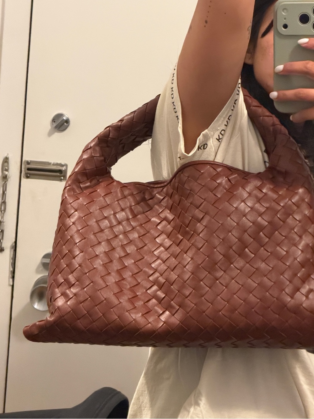 Bottega Veneta Small Hop Shoulder Bag in sapele/ muse brass | never worn! - Picture 4 of 6